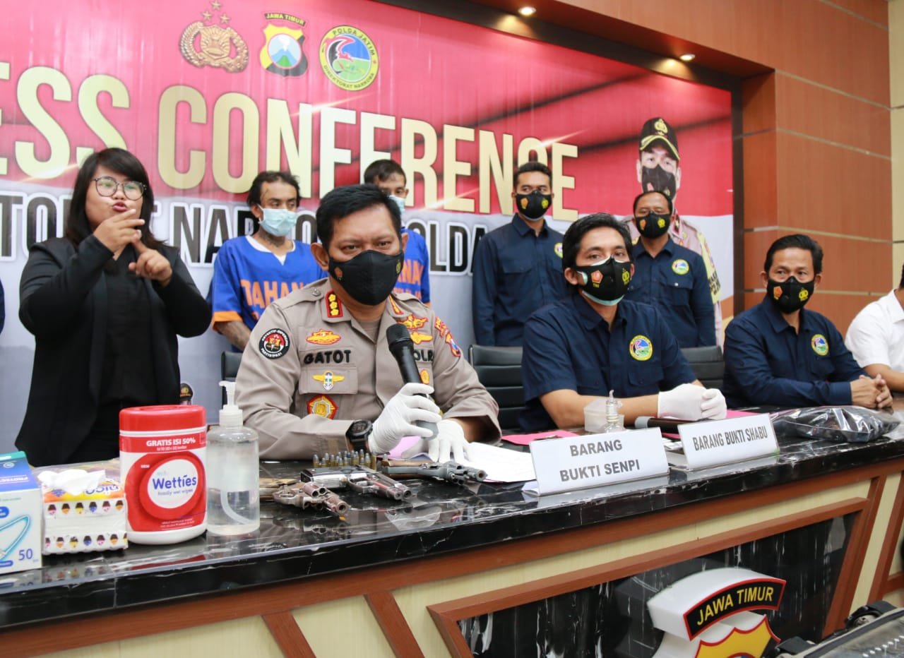 Pengedar Shabu Bersenjata Api Asal Jombang Ditangkap Ditresnarkoba Polda Jatim.