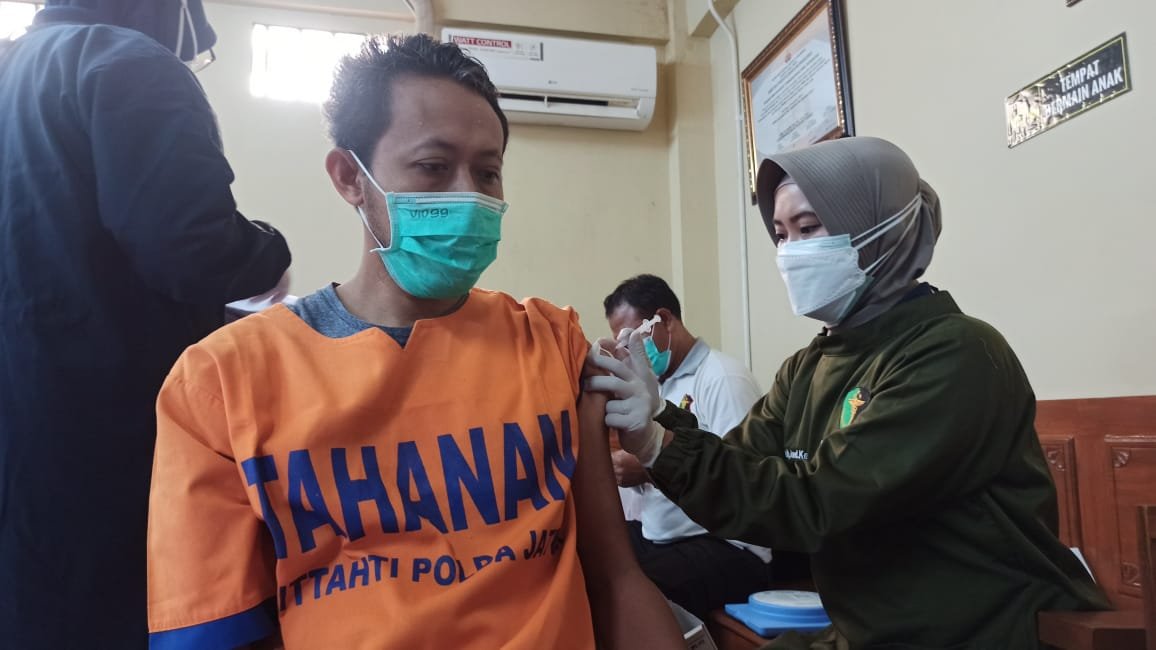 Putus Sebaran Covid-19 Dalam Tahanan, Dittahti Polda Jatim Gelar Vaksinasi