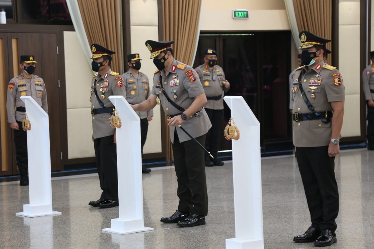 Lantik AS SDM, Kapolda Aceh dan Kadiv TIK, Kapolri: Dukung dan Tuntaskan Program Pemerintah Tangani Covid-19