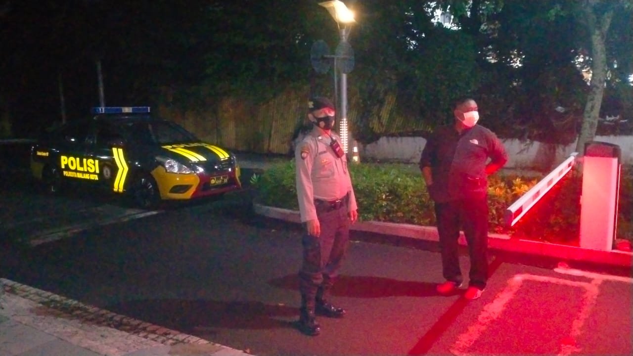 Patroli Sabhara Polresta Malang Kota Sambang pos Kamling