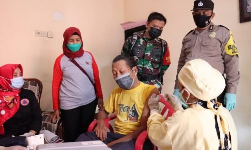 Serbuan Vaksin Dor to Dor, 250 Warga Lansia Kecamatan Blimbing Dapatkan Vaksin