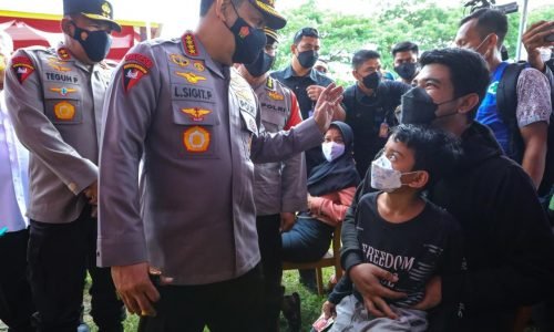 Gelar Akselerasi Vaksinasi serentak se-Indonesia, Kapolri Optimis Target 70 Persen Terwujud