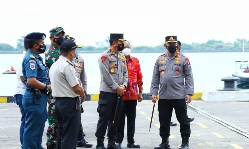 Tinjau Pelabuhan Benoa, Kapolri Minta Proses Prokes Hingga Karantina PPLN Diperketat