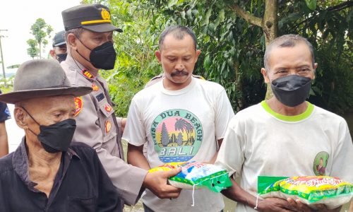 Kembali Gelar Bhaksos di Lokasi Banjir, Dandim dan Kapolres Jember Berbagi Sembako