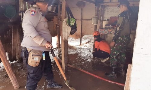 Polresta Banyuwangi dan Stake Holder Gerak Cepat Bantu Warga Terdampak Banjir