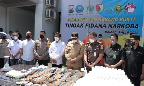 Polresta Malang Kota Bersama BNN Kota Malang Musnahkan Belasan Kilogram Narkoba