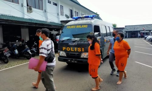 Penyidik Satreskrim Polres Malang Serahkan 3 Jaksa Gadungan ke Kejaksaan Negeri Malang