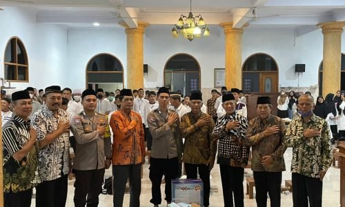 Satbinmas Polresta Banyuwangi Ajak Santri Tangkal Paham Radikalisme dan Terorisme