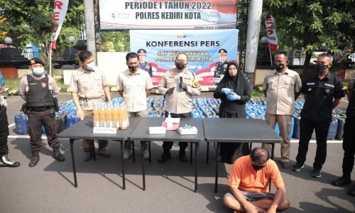 Polres Kediri Kota Berhasil Menggagalkan Peredaran Ribuan Liter Miras