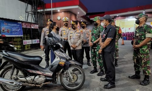 Pastikan Distribusi BBM Aman, Kapolres Blitar Dan Dandim Kunjungi Sejumlah SPBU