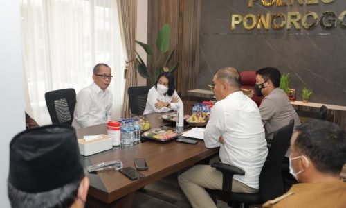 Menteri PPPA mengunjungi Mapolres Ponorogo Bersama Kapolda Jatim Mengecek Penanganan Perkara