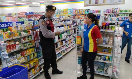 Polres Tabanan Bersama Dinkes Sidak Apotik dan Mini Market Yang Menjual Obat Sirup