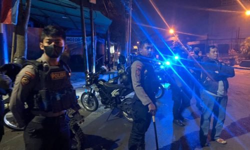 Antisipasi Tindak Kriminal dan Cegah Balap Liar Puluhan Personel Polres Gresik Patroli Skala Besar