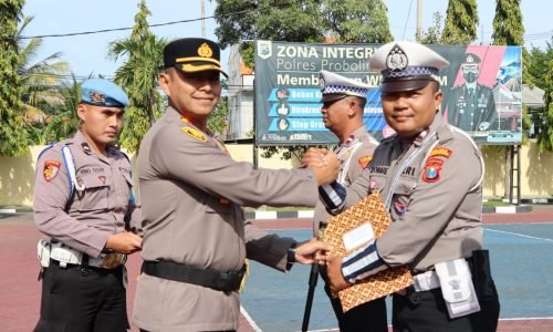 Tujuh Anggota Polres Probolinggo Raih Penghargaan Dari Kapolres