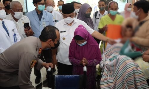 Kapolres Malang dan Forkopimda Antar Kepulangan Vicky Aremania Sidoarjo yang Dirawat Akibat Tragedi Kanjuruhan