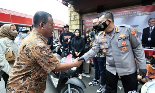 Senyum Sumringah Warga Malang Usai Motornya yang Dicuri Maling Berhasil Ditemukan Polisi