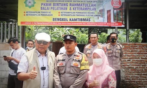 Kisah Bripka Mamat, Rela Rogoh Kocek Pribadi Berikan Pendidikan dan Pengobatan Gratis ke Warga