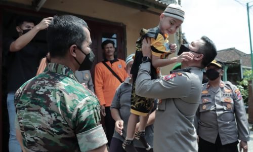 Salut, Sinergitas Polresta Malang Kota Bersama Kodim 0833 dan Relawan Bedah Rumah Disabilitas