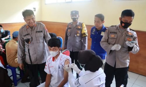 Tingkatkan Herd Immunity, Gebyar Vaksinasi Booster Polresta Mojokerto Sasar Pelajar