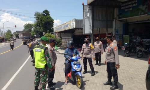 Imbangi Kunker RI ke Nganjuk, Polres Ngawi Gelar Patroli dan Penyekatan di Perbatasan