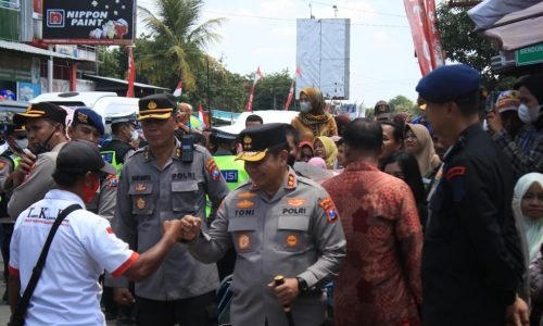 Presiden Jokowi Berbagi Bantuan di Pasar Rejoso Nganjuk, Polda Jatim Lakukan Pengamanan VVIP