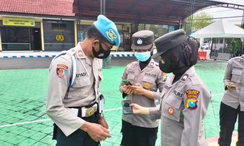 Polwan Polres Ngawi dilakukan Pengecekan Sikap Tampang dan Surat-surat