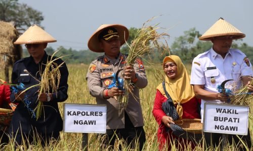 Kapolres Ngawi Hadiri Kegiatan Launching Pengelolaan Lumbung Pangan Guna Sukseskan Gerakan Nasional Pengendalian Inflasi Pangan