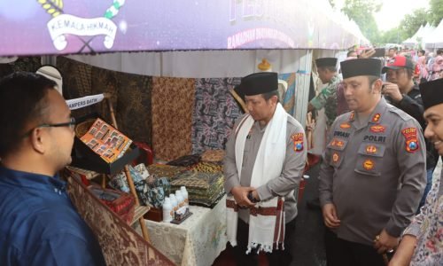 Jelang Lebaran, Kapolda dan Ketua Bhayangkari Jatim Buka Festival Bazar Ramadhan di Polres Ngawi