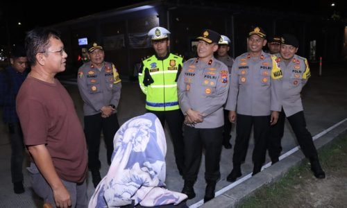 Wakapolda Jatim Cek Posyan dan Sapa Masyarakat di Rest Area Tol KM 575 A Ngawi